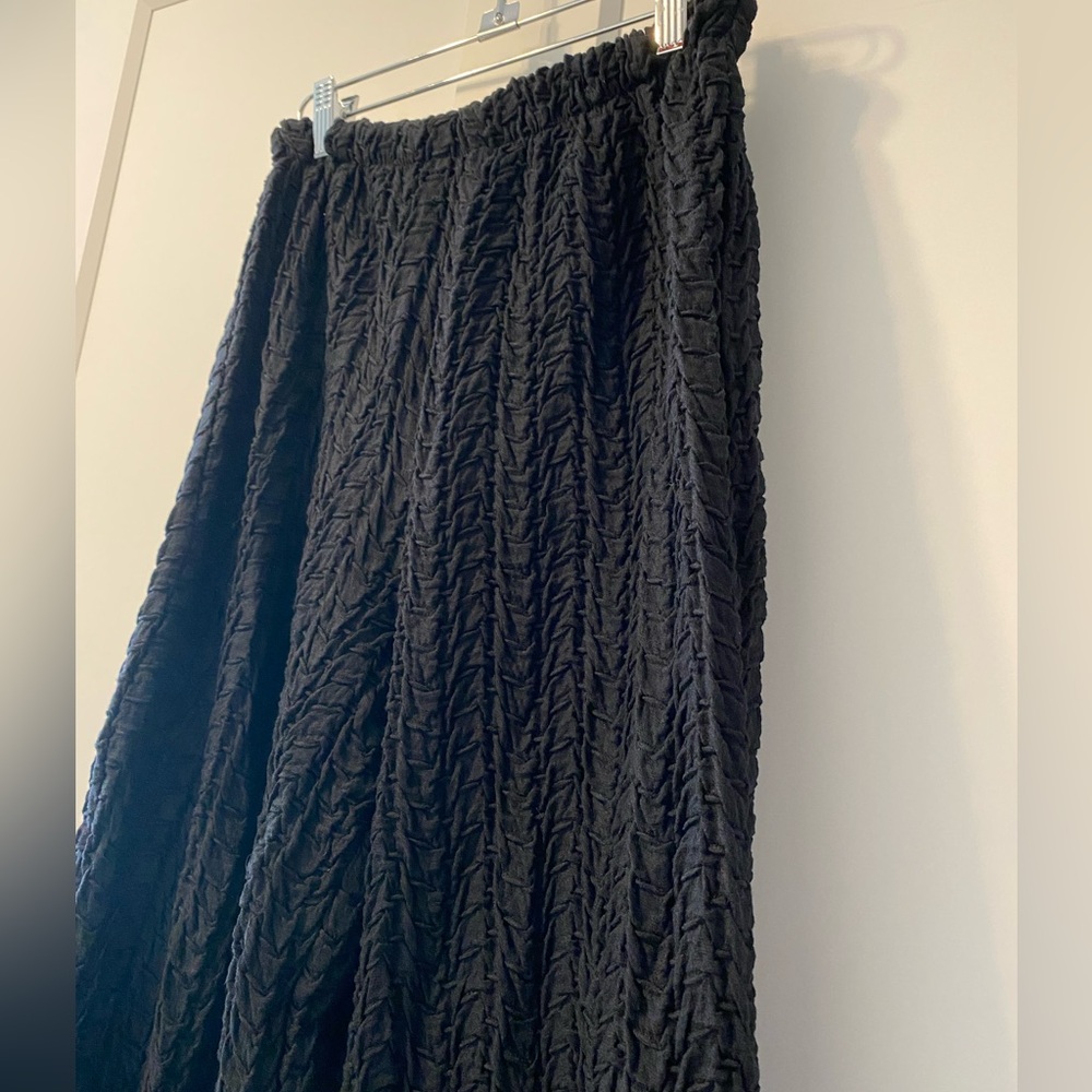 COPY - Black textured pants